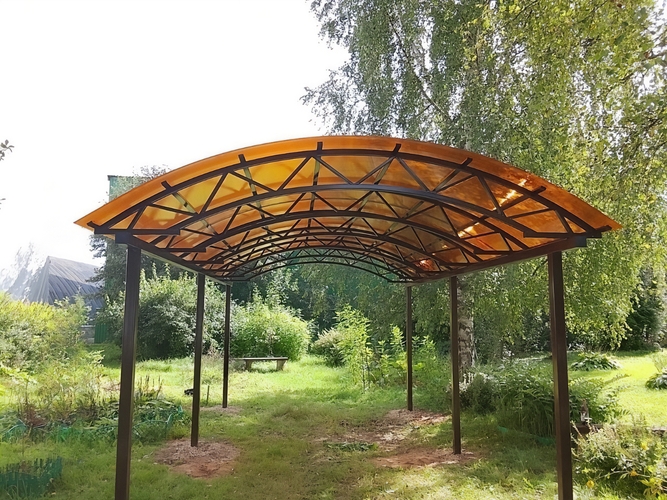 Односкатный навес из прозрачного поликарбоната